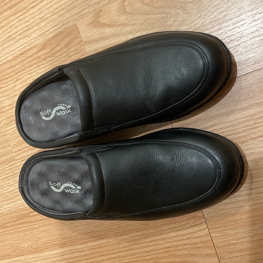 New women’s Soft walk black clogs 7
